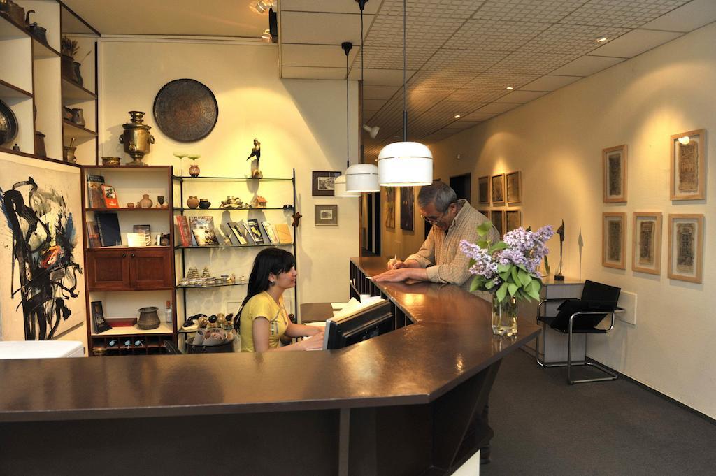Berlin Art Hotel Ґюмрі Екстер'єр фото