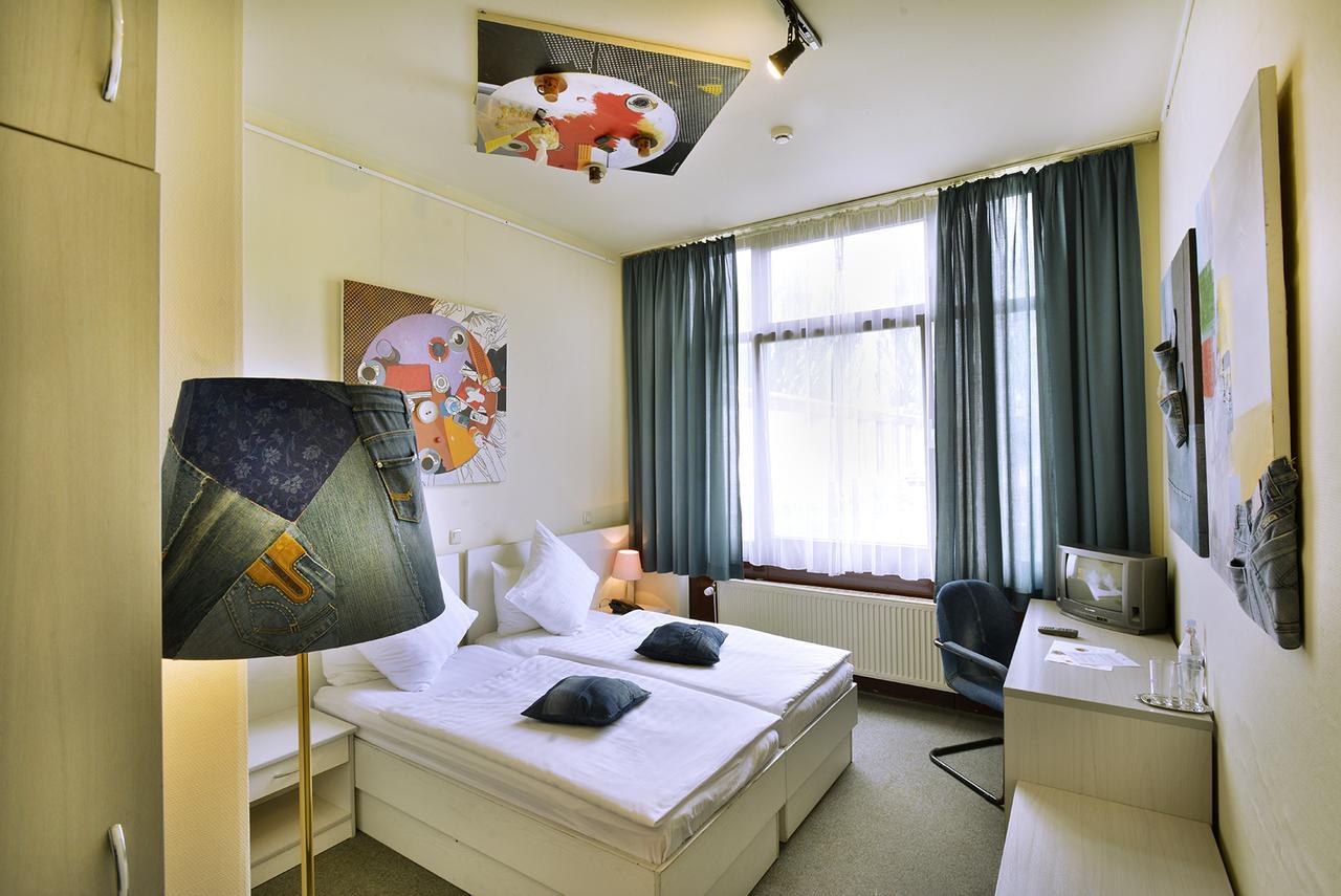 Berlin Art Hotel Ґюмрі Екстер'єр фото