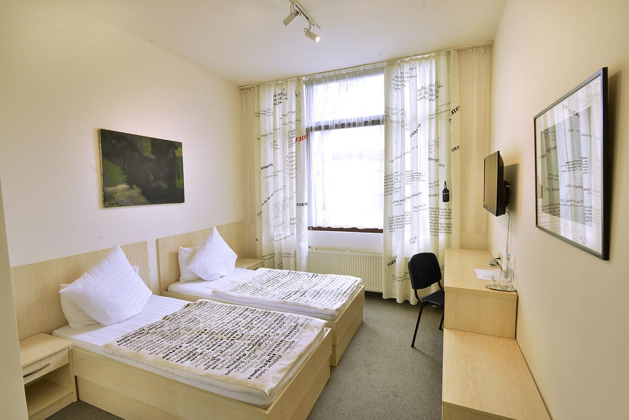Berlin Art Hotel Ґюмрі Екстер'єр фото
